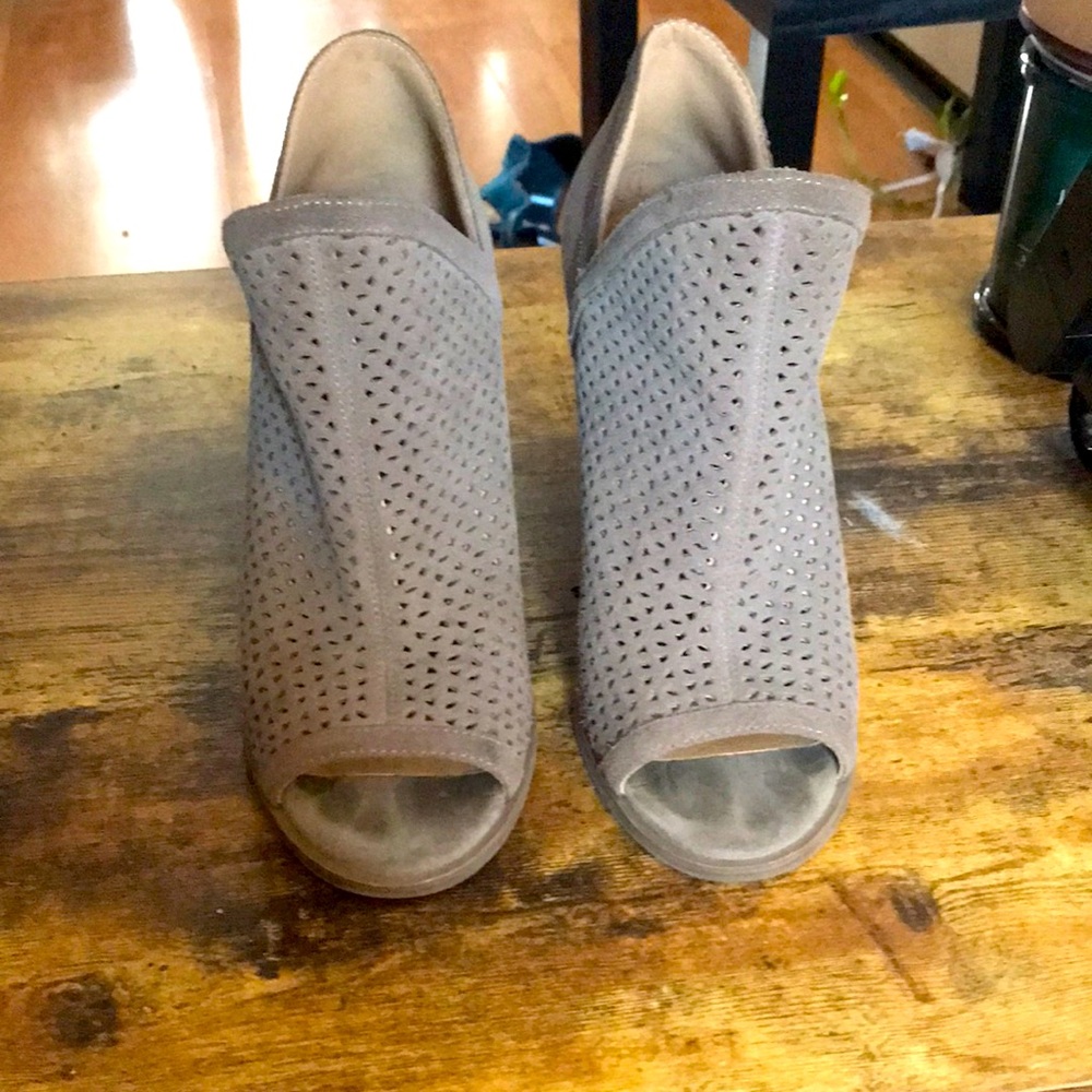 Cute high heel dress shoes/work shoes